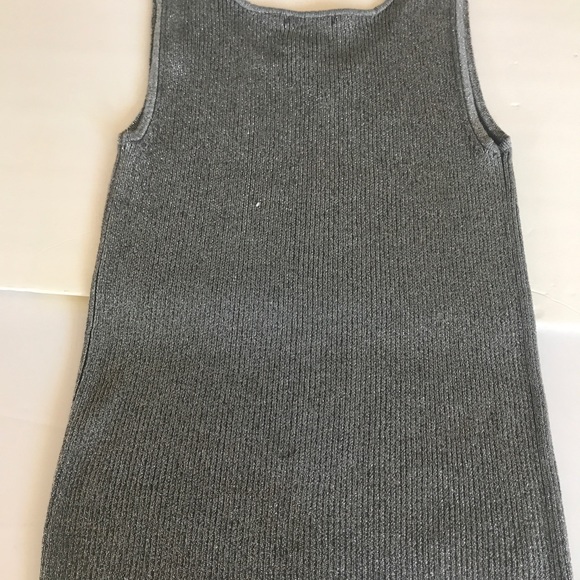 Sleeveless Sweater Top - Picture 3 of 3